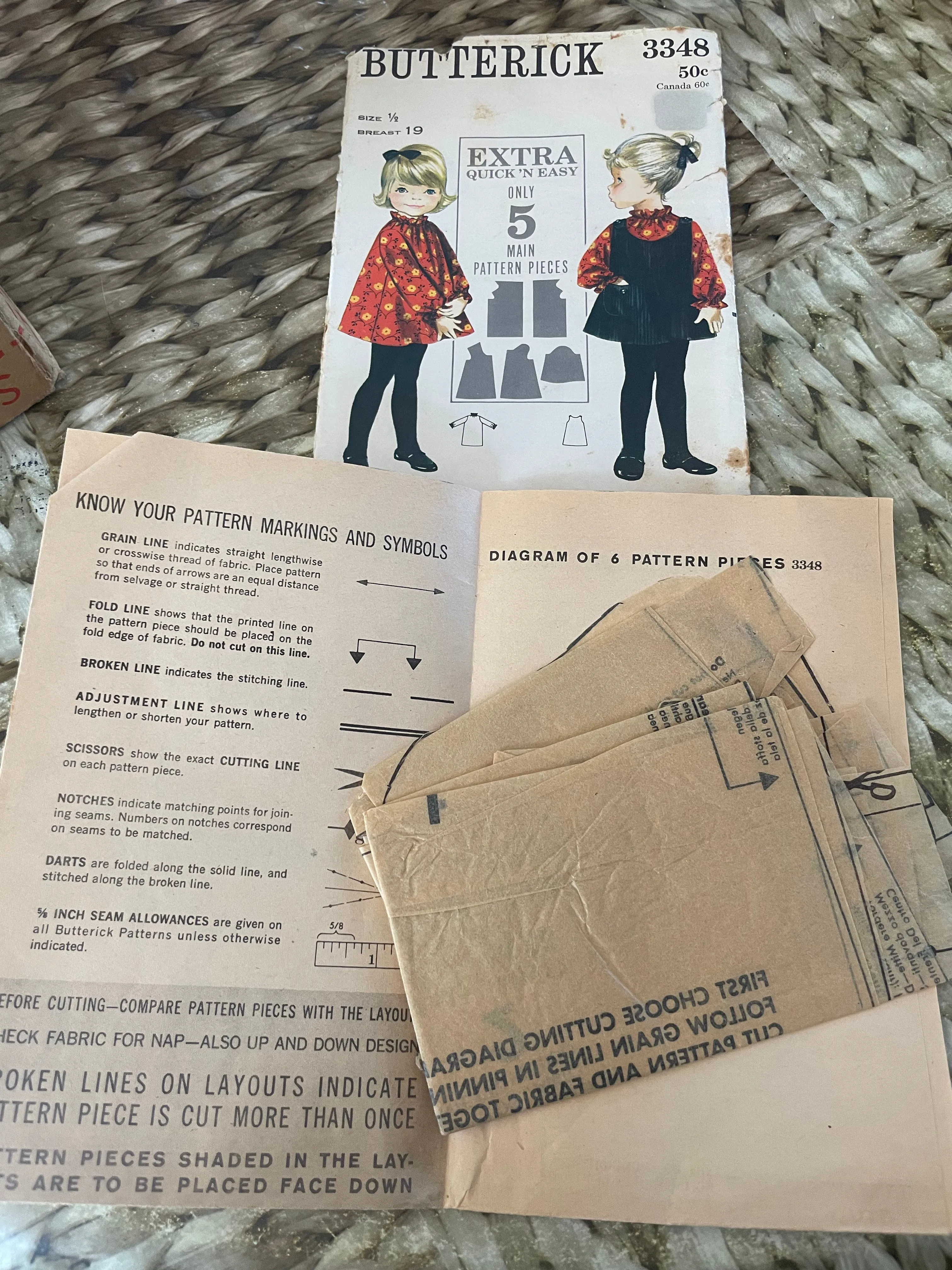 <€€ Butterick Vintage Pattern 3348 Girls Sz 1/2 Elastic Neckline Dress A-Line Jumper CUT Ephemera